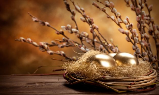 Velikonoční výzdoba z vajíček i ze skořápek – vyrobte si základ pro dokonalou výzdobu